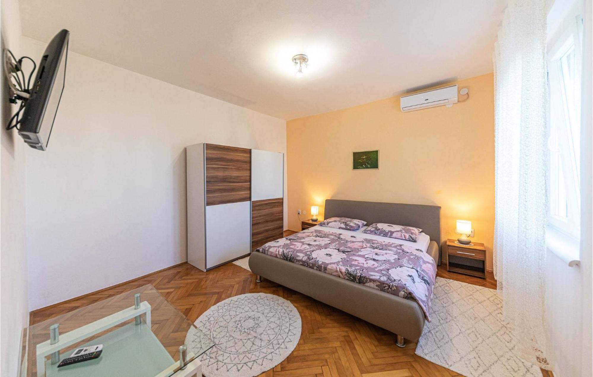 Kaštela Lovely Apartment In Kastel Kambelovac With Wifi מראה חיצוני תמונה