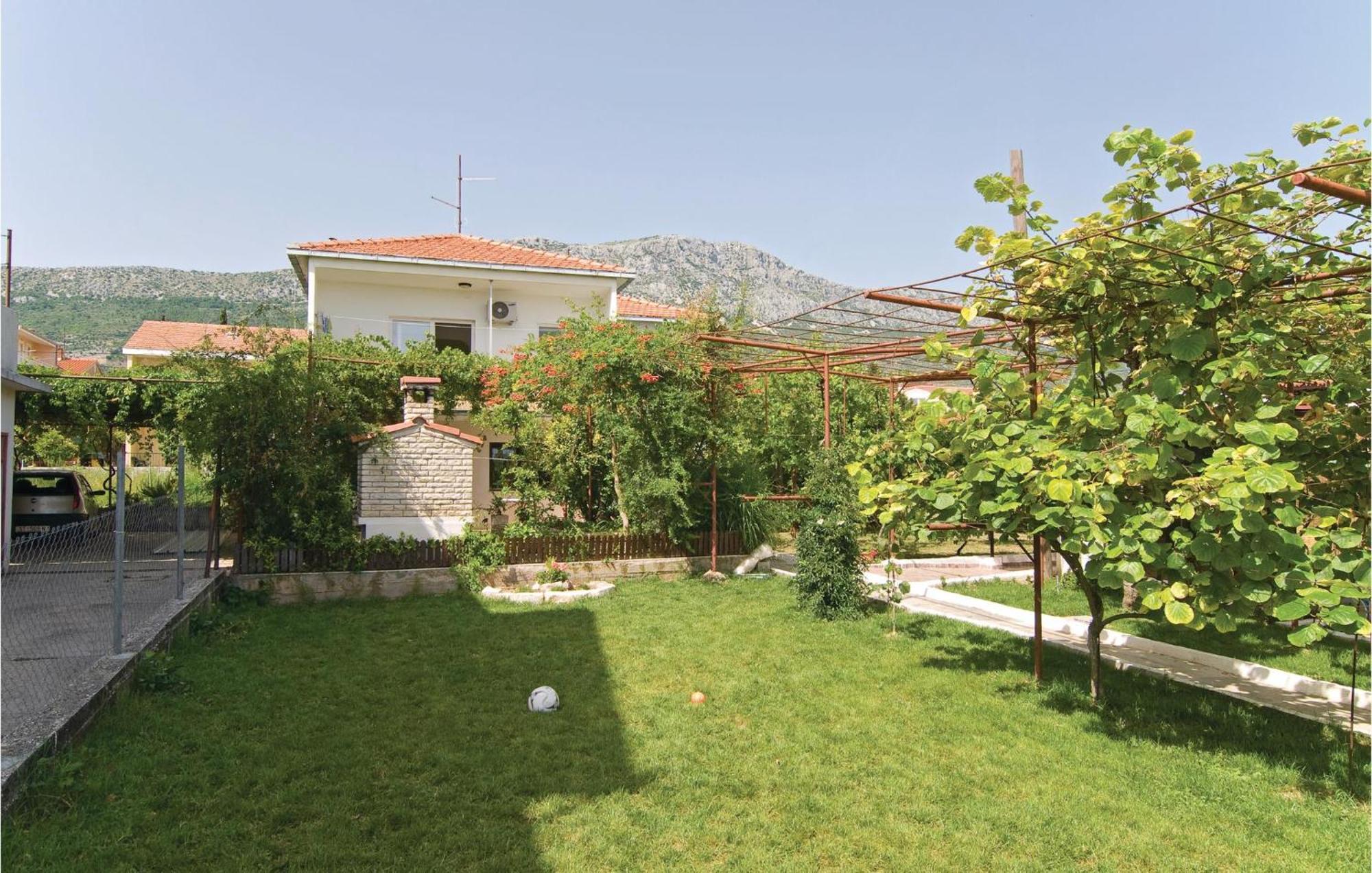 Kaštela Lovely Apartment In Kastel Kambelovac With Wifi מראה חיצוני תמונה